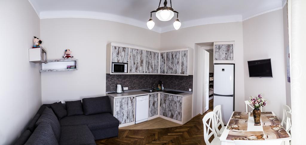 Apartments White House 利沃夫 客房 照片