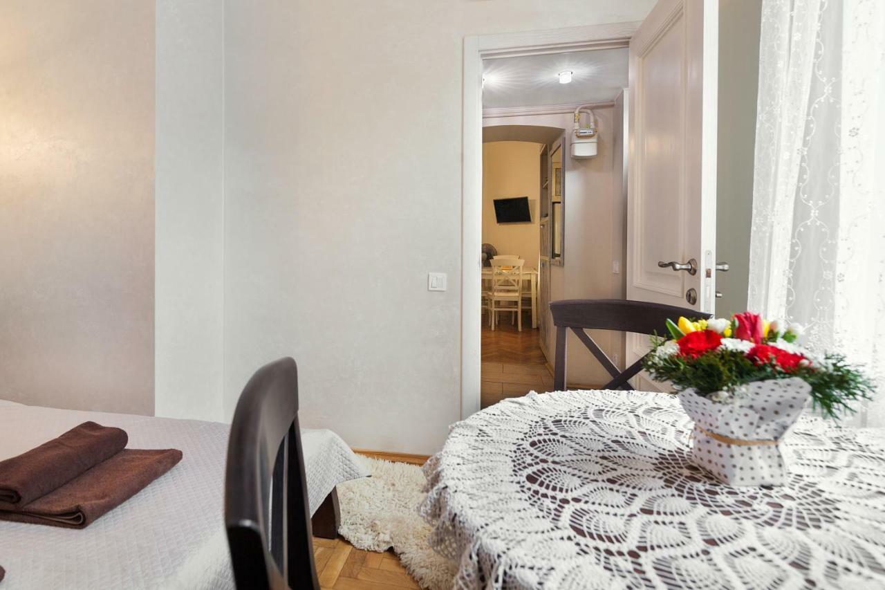 Apartments White House 利沃夫 外观 照片